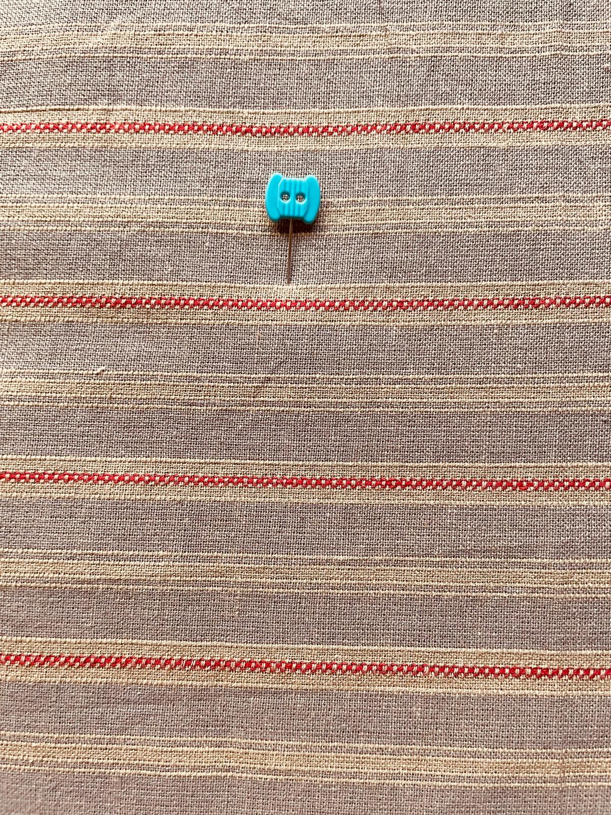 Tela Country de rayas gris, camel y roja